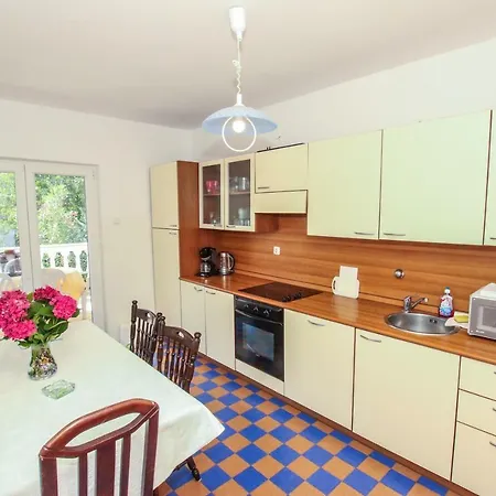 Apartment Apartman Mila *