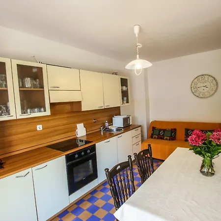 Apartment Apartman Mila *